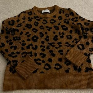 Old navy leopard print sweater